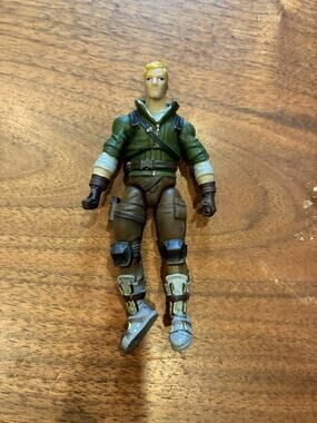 Fortnite ~ RECRUIT JONESY DELUXE 4 INCH ACTION FIGURE ~